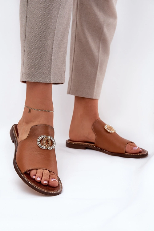 Eleganckie Skórzane Klapki Damskie Z Ozdobą Zazoo 3008 Camel